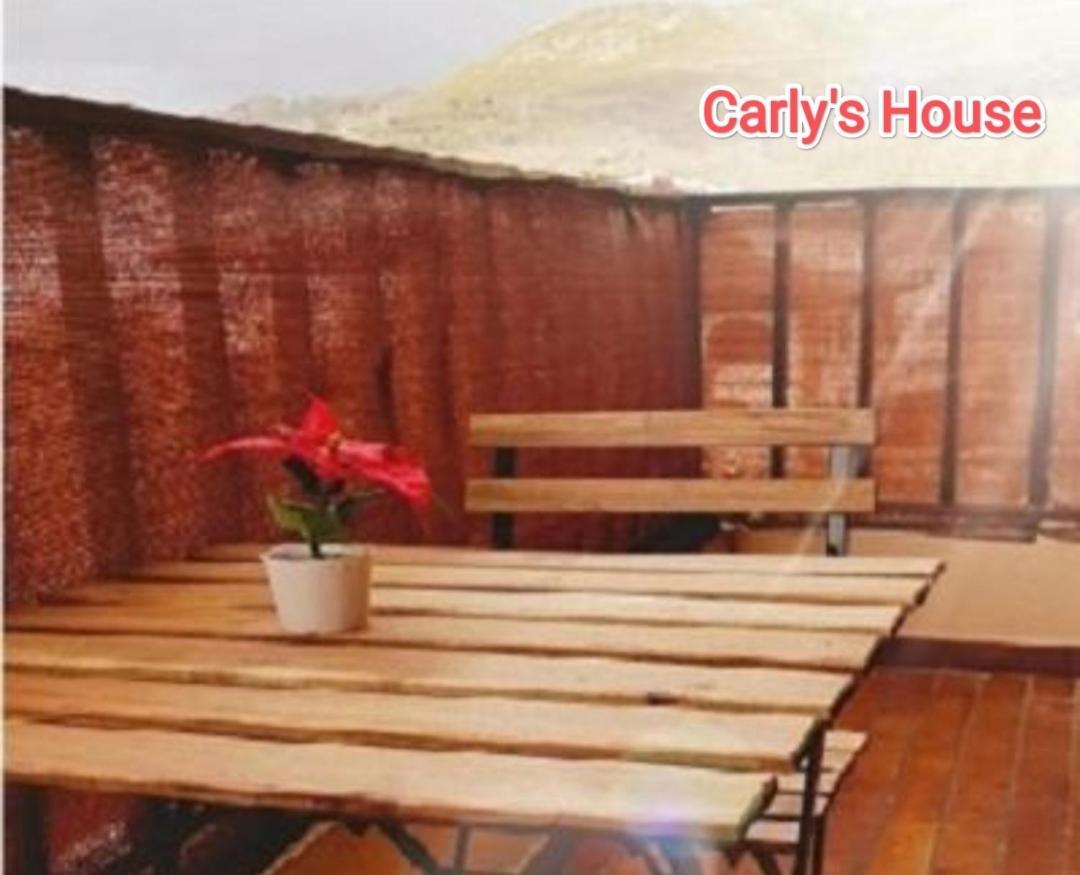 Apartamento Carly'S House Onís Exterior foto
